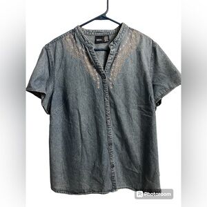 Vintage denim short sleeved embroidered top v neck fitted cotton size 1x